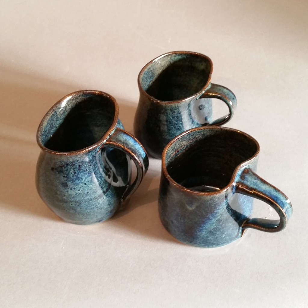 blue mugs